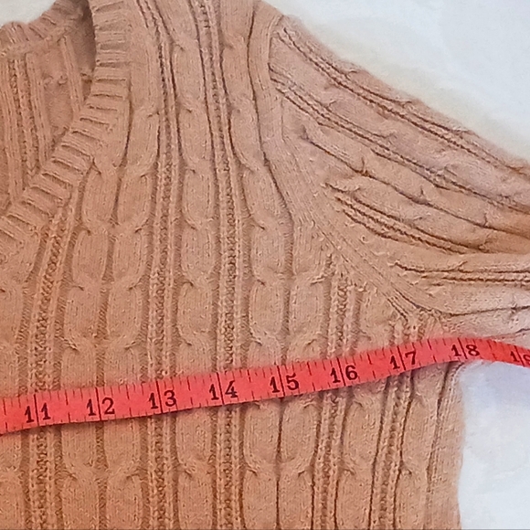 🎉🎉🎉Host pick🎉🎉 St. John's Bay V Neck Cable Knit Sweater EUC M Camel color. - Picture 5 of 8